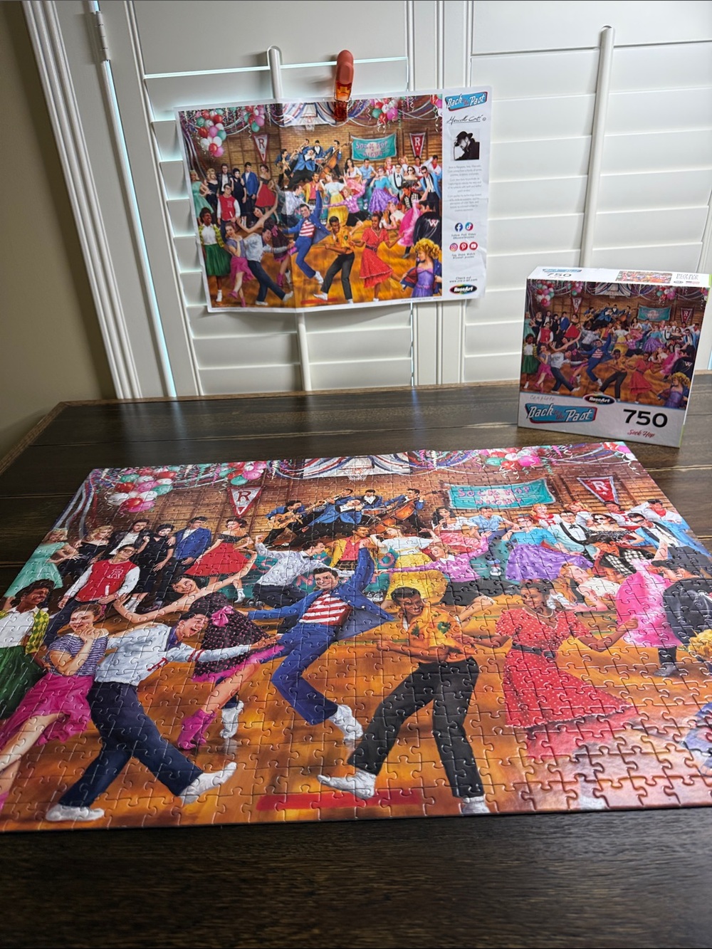 750-Piece Vintage Dance Party Jigsaw Puzzle - Multicolor